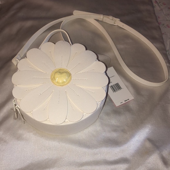 Betsey Johnson White Multi Round Kitsch  Daisy Flower Crossbody Bag NWT - Picture 2 of 16